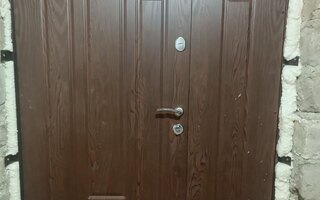 полуторная дверь из металла